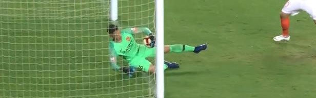  罗马客场遭遇门线悬案VAR判定引发争议  