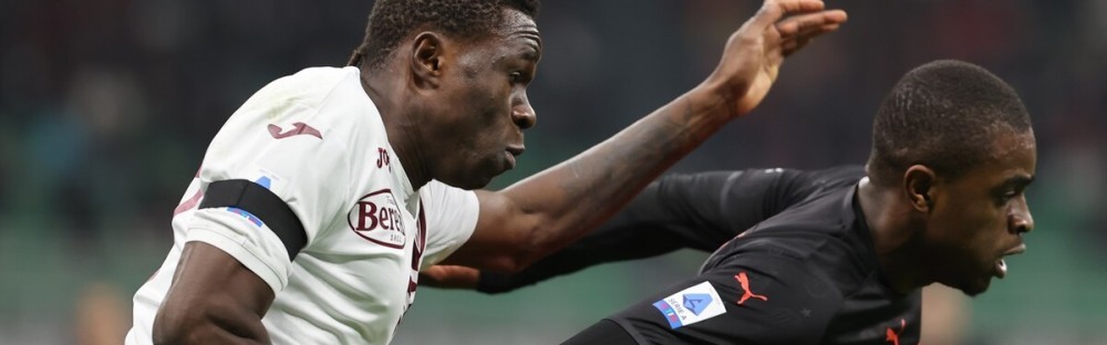  AC米兰凭借吉鲁头槌，一比零力克那不勒斯缩小分差  