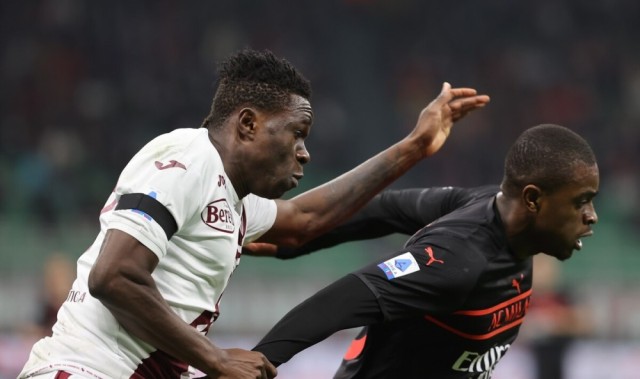  AC米兰凭借吉鲁头槌，一比零力克那不勒斯缩小分差  