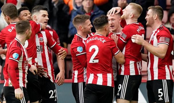  热刺防线送礼不断，利兹联逆转取胜终结五轮不胜  