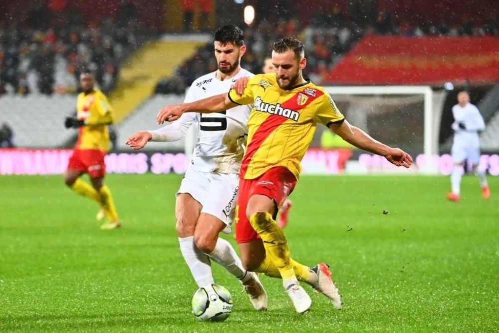  布雷斯特战平朗斯，法甲中游球队默契球引争议